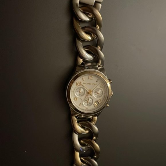 Michale Kors Watch - Picture 1 of 4
